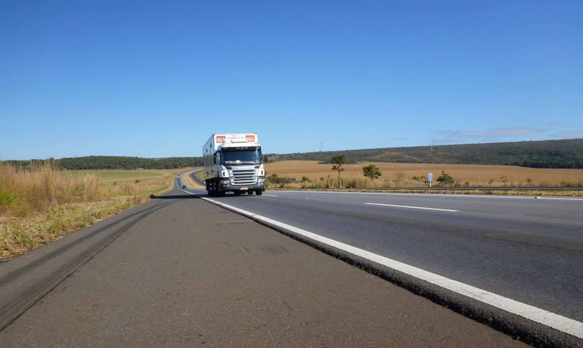 Alimentos, transporte público, frete e informática: preços devem ter alta geral com fim da desoneração