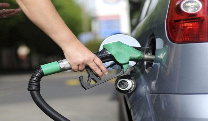 Teto do ICMS: redução na gasolina pode chegar a R$ 1,15 por litro, dizem economistas