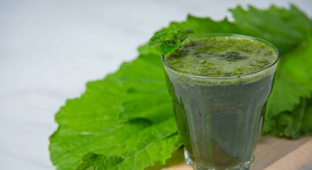 Suco de couve melhora a dor de estômago?