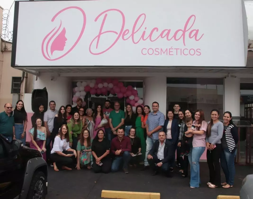 Encerrando o mês de novembro com desenvolvimento em alta, Delicada Cosméticos é inaugurada em Amambai