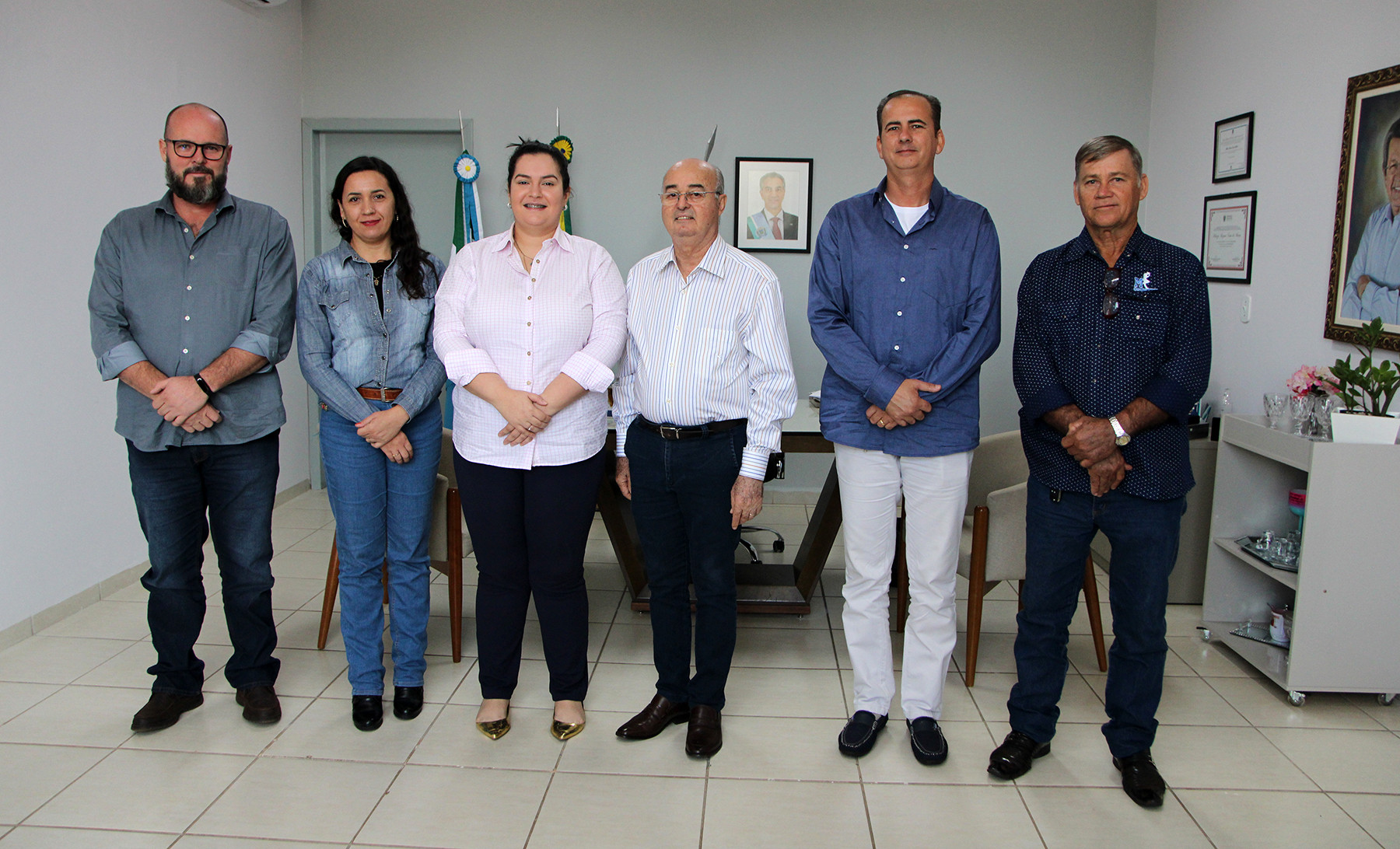 Prefeita de Naviraí, Rhaiza Matos, recebe visita do chefe do Executivo de Nova Andradina