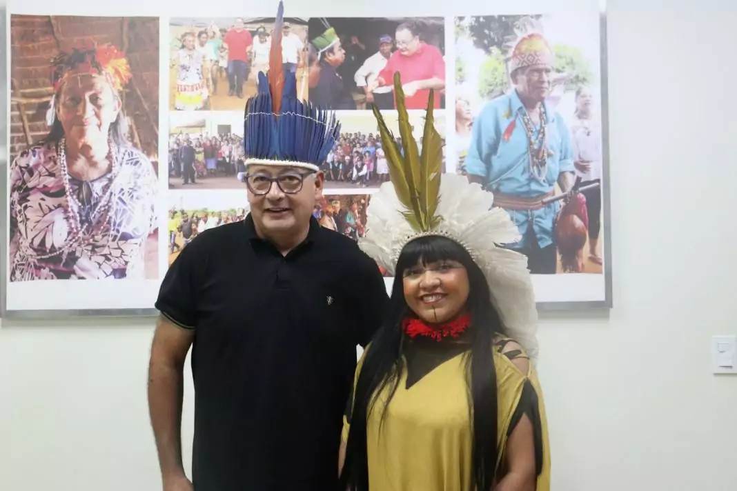Prefeito Bandeira recepciona Deputada Federal Célia Xakriabá em Amambai