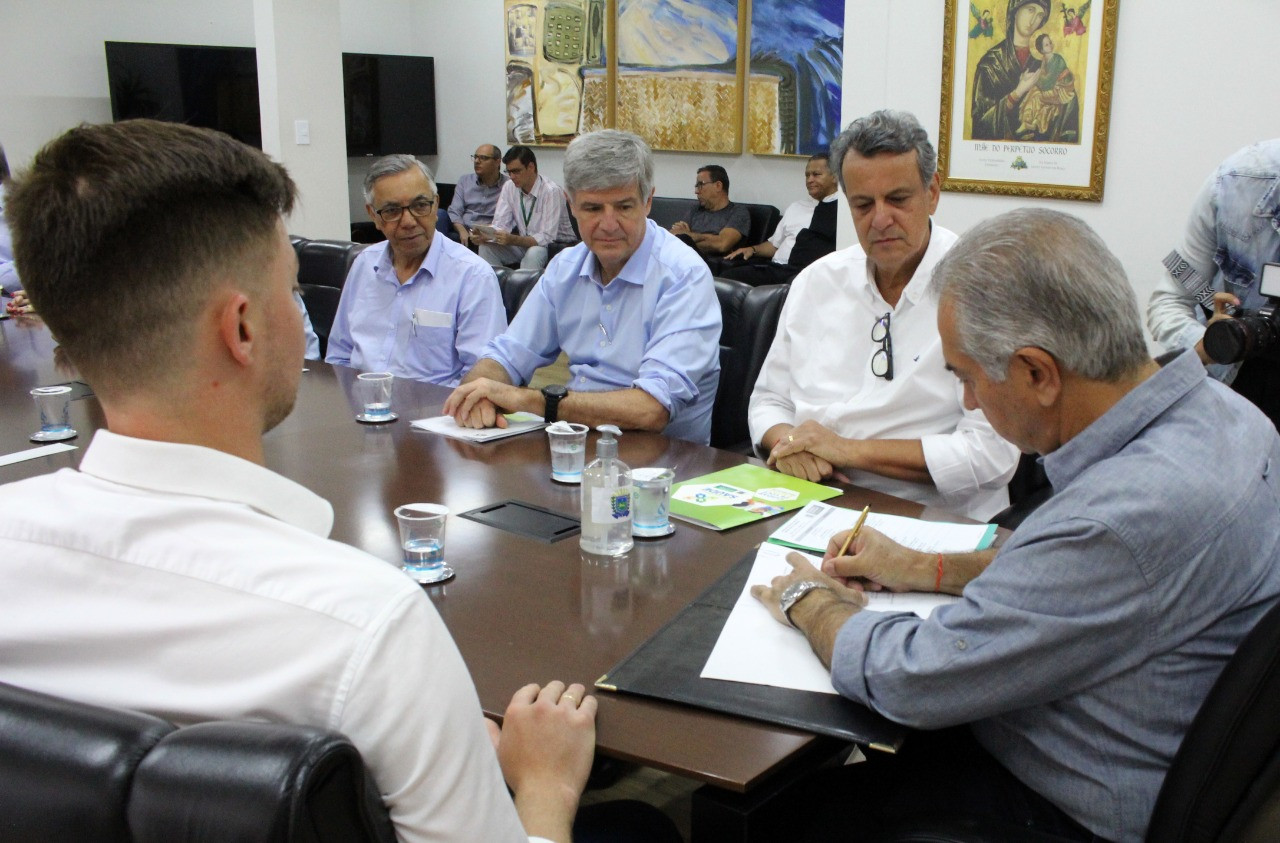Assinado convênio para maior investimento da história do Hospital de Rio Brilhante