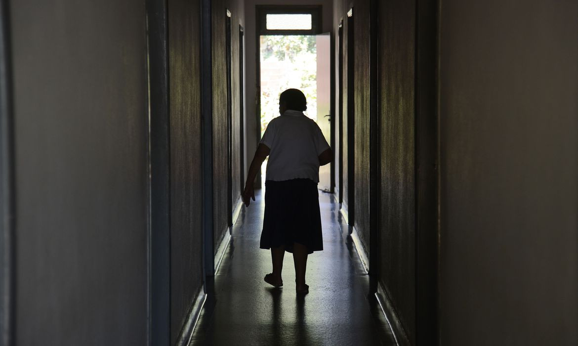 Pesquisa identifica moléculas associadas à depressão em idosos