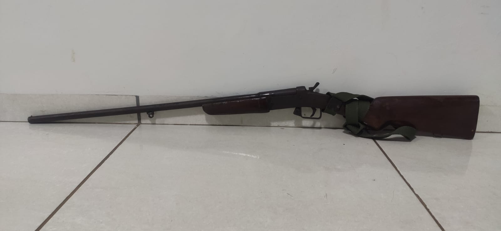 Polícia Militar prende homem por posse irregular de arma de fogo e disparo em via pública em Amambai