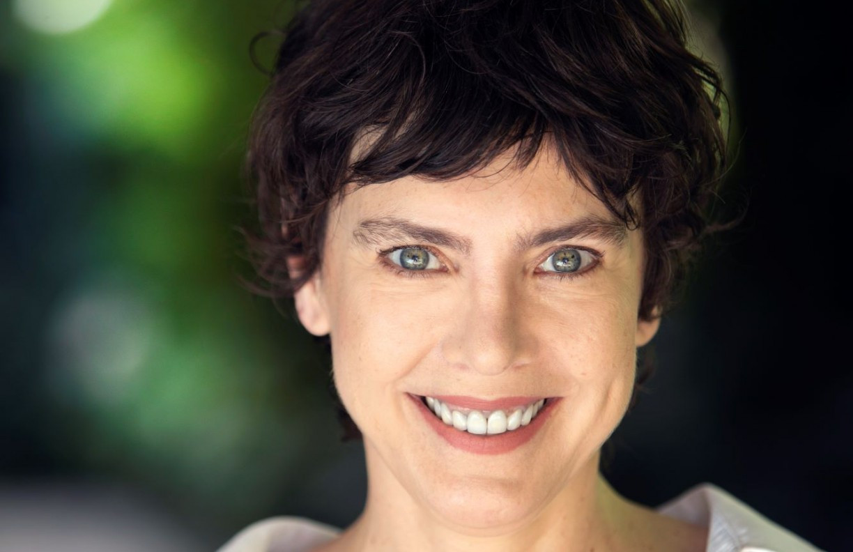 Adriana Calcanhotto vem para 35ª Noite da Poesia falar da sua relação com a literatura