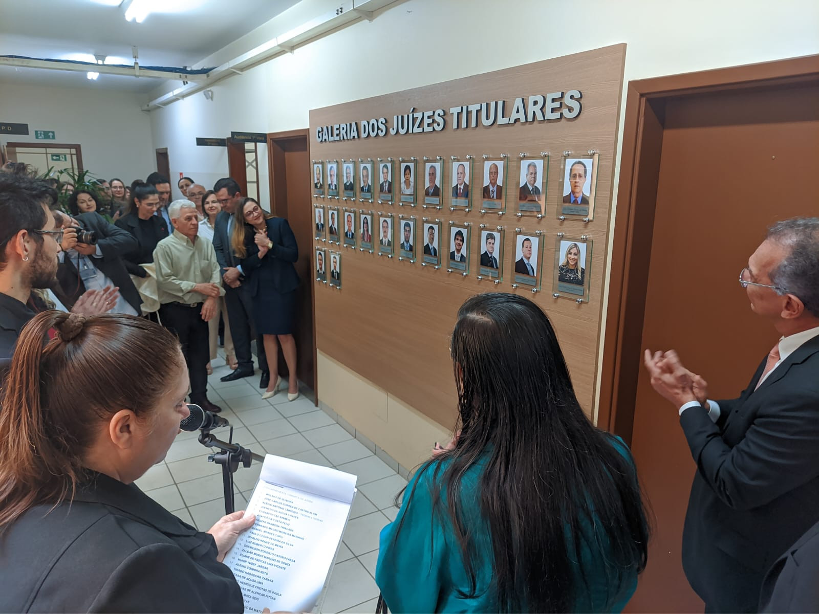 TJ instala Galeria dos Juízes Titulares e homenageia servidores em Amambai