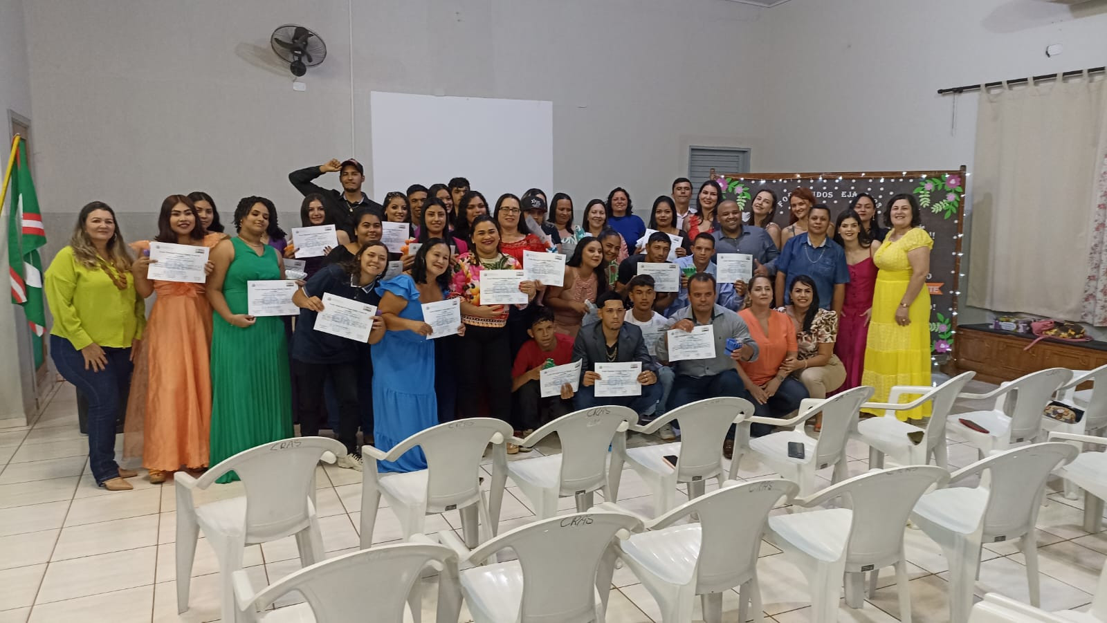 Educação de Jovens e Adultos realiza formatura em Caarapó