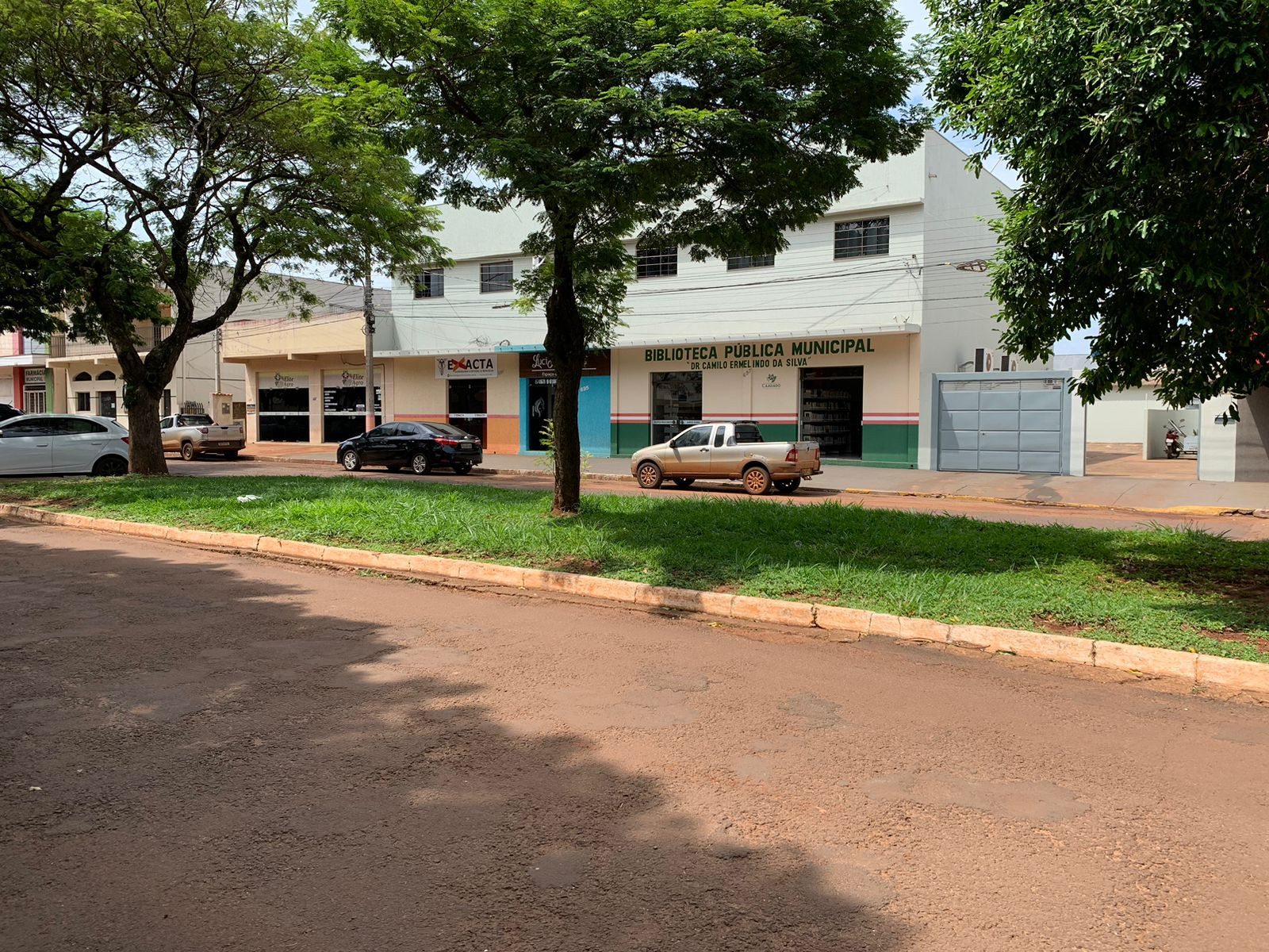 Isvan Araújo pede estacionamento em frente ao Procon e Biblioteca Municipal em Caarapó