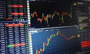 Bolsa sobe quase 1% e atinge maior nível desde julho de 2021
