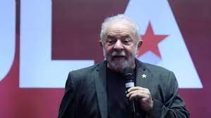 Lula volta a falar em regulação da mídia e cita licitação em transmissões de eventos