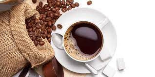 Café e refrigerante com cola tira o sono? Saiba se é mito ou verdade