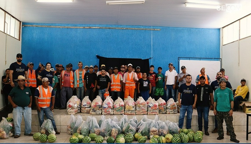 Prefeitura de Amambai entrega kits alimentares a trabalhadores do Renda Cidadã