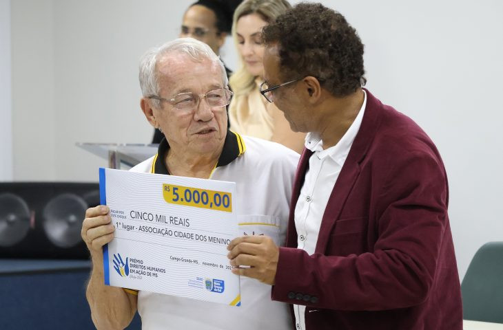 Governo de MS reconhece e premia entidades e pessoas com importante atuação nos direitos humanos