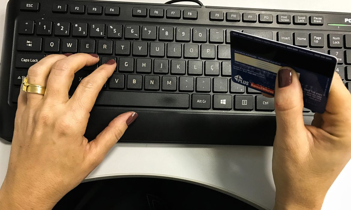 Veja sete dicas para evitar golpes e comprar pela internet com segurança