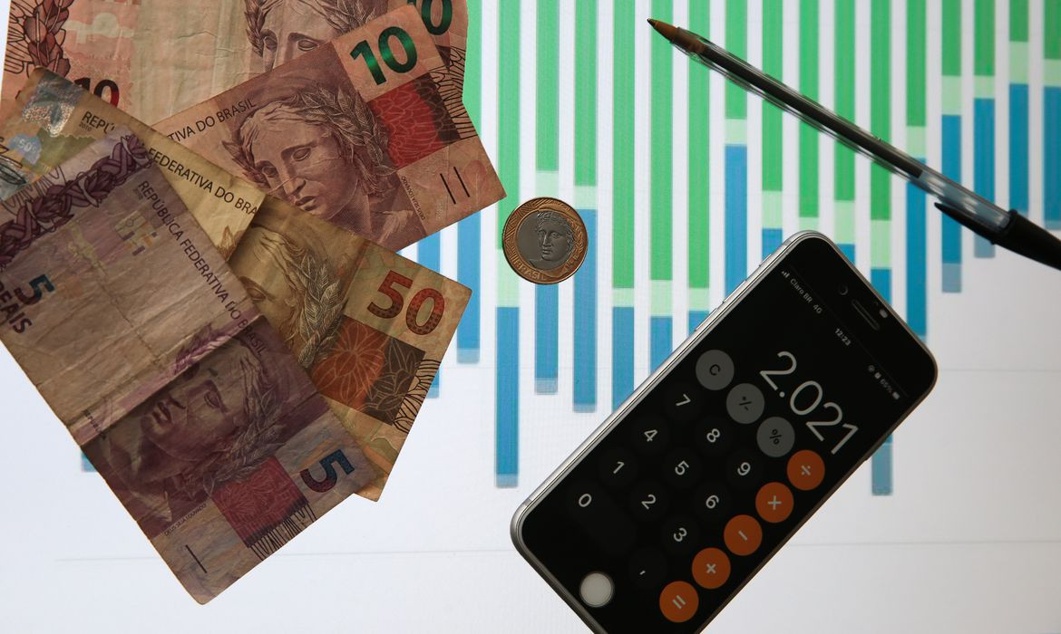 Recessão global em 2023 é provável, mostra pesquisa do Fórum Econômico Mundial