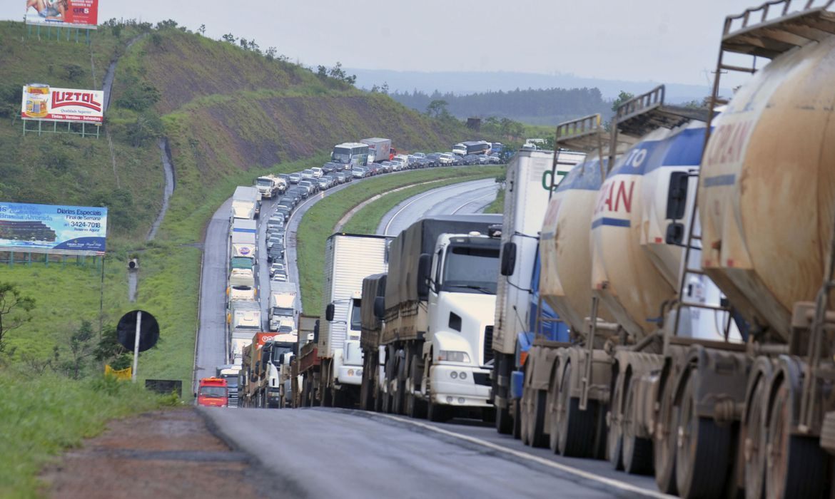 Geral Decreto regulamenta documento eletrônico de transporte de cargas