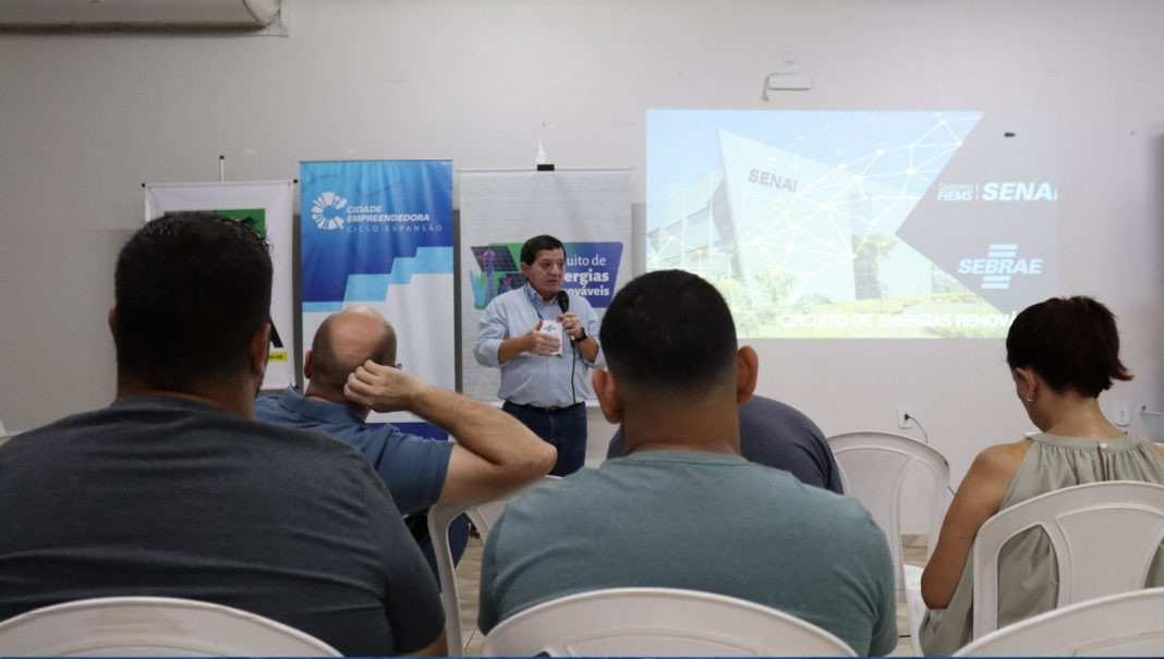 Prefeitura e Sebrae realizam palestra sobre sustentabilidade e redução de custos com energia em Amambai