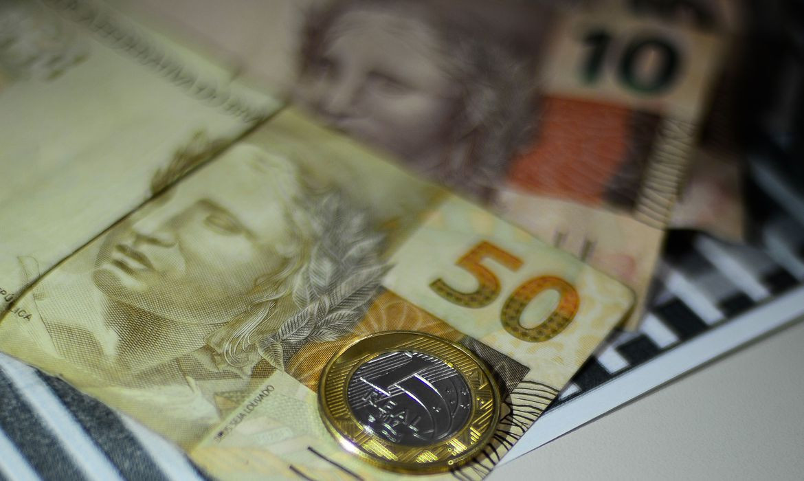 Em queda pelo 3º mês, inflação brasileira é menor que a de grandes economias; veja lista