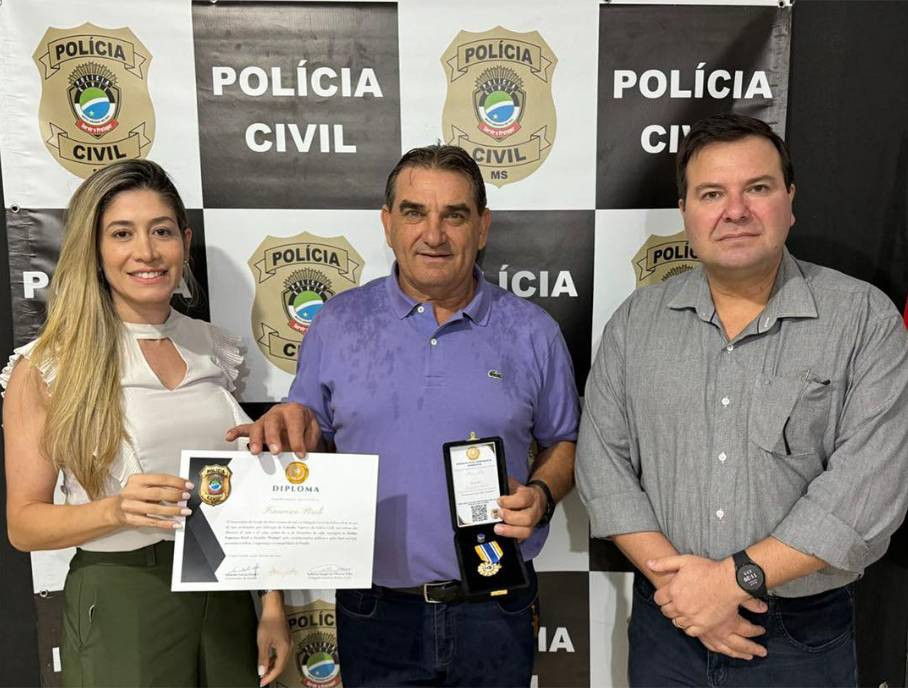 Prefeito de Sete Quedas recebe medalha pelo reconhecimento público e pelos bons serviços