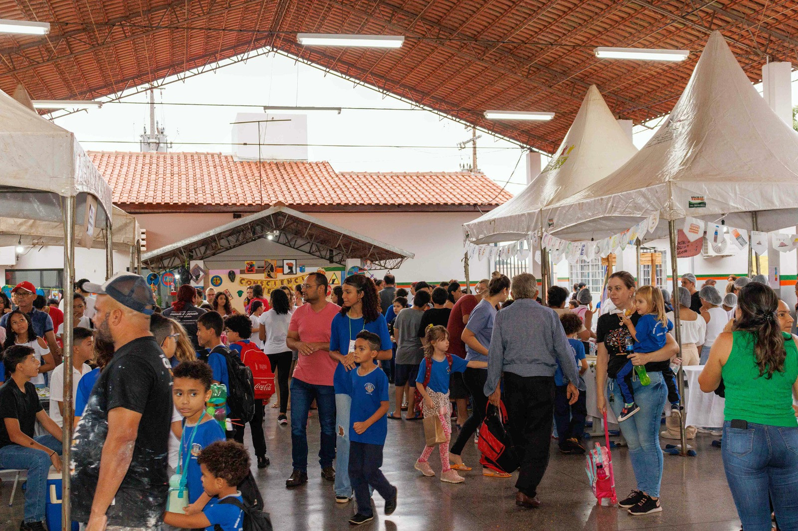 Escolas da Rede Municipal de Naviraí realizam a Feira dos Jovens Empreendedores