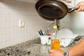 Óleo de cozinha usado: saiba como descartar de forma correta