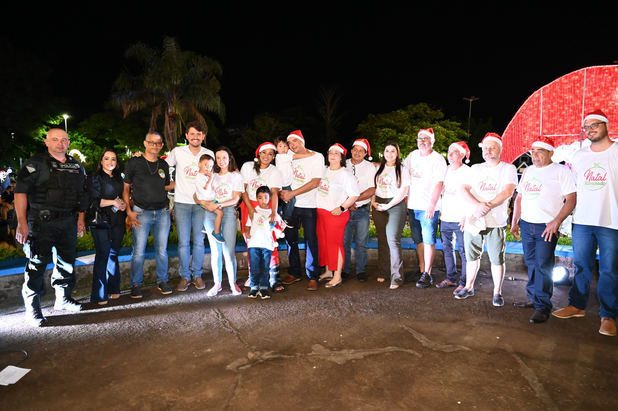 Prefeitura de Itaquiraí inaugura decoração natalina