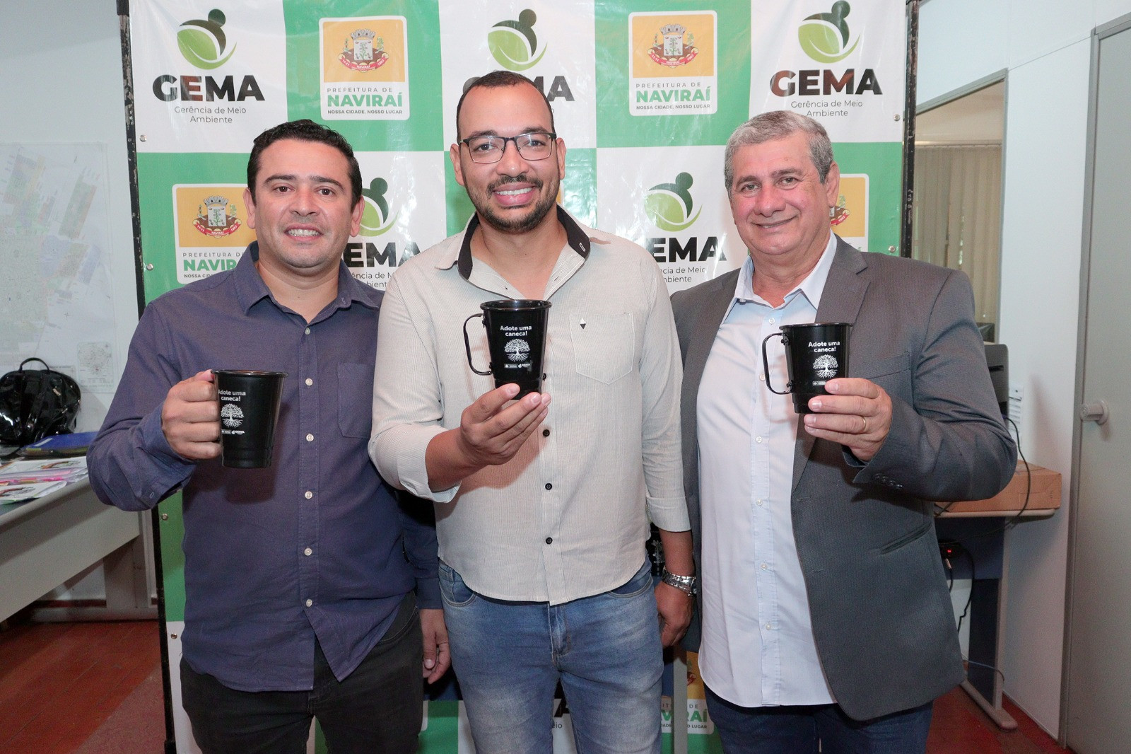 Prefeitura de Naviraí lança o Projeto Adote Uma Caneca para reduzir o consumo de copos descartáveis