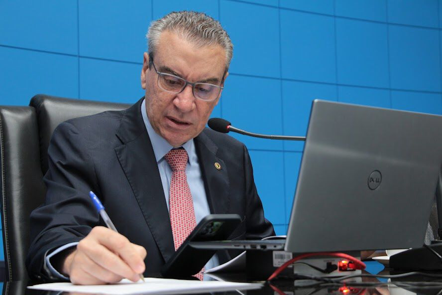 Paulo Corrêa pede reforma escola Professor João Pereira Valim, em Inocência