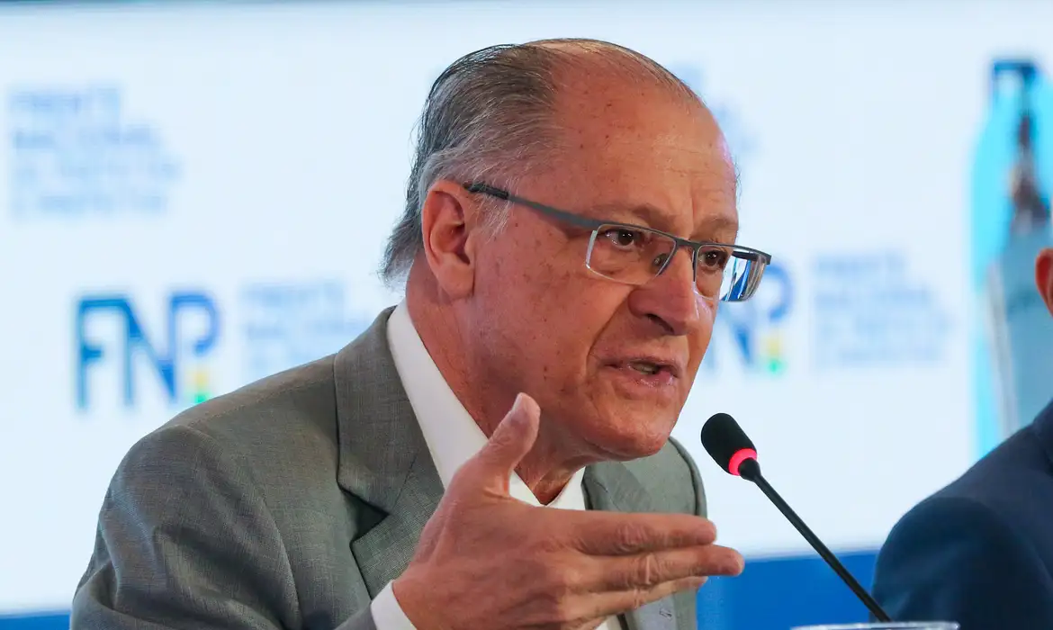 Alckmin defende nova proposta para desonerar folha de pagamento