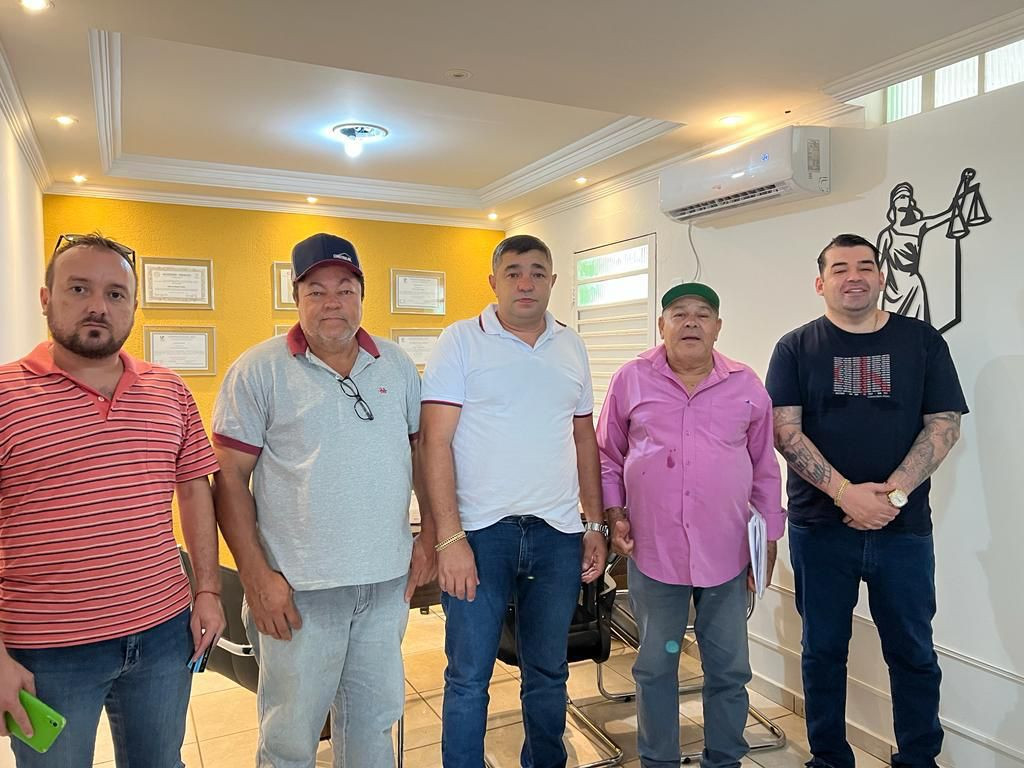 Em Iguatemi, lideranças da FETAGRI e do Acampamento Nova Esperança reúnem-se com advogados