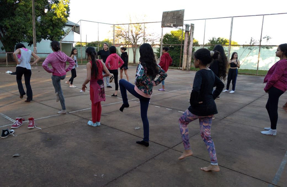 Gerência de Educação inicia Projeto de Ginástica Rítmica na Rede Municipal de Naviraí