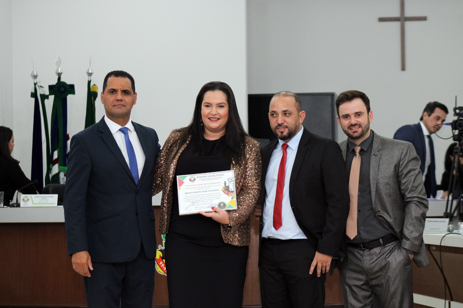 Prefeita Rhaiza Matos recebe titulo de Cidadã Naviraiense concedido pela Câmara de Vereadores