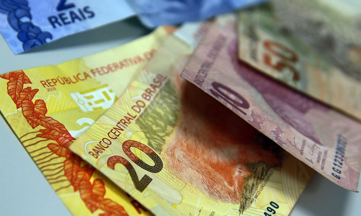 Juros recuam para o crédito rotativo e cheque especial