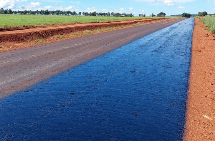 Avança obra de pavimentação da MS-316, entre Costa Rica e Paraíso das Águas