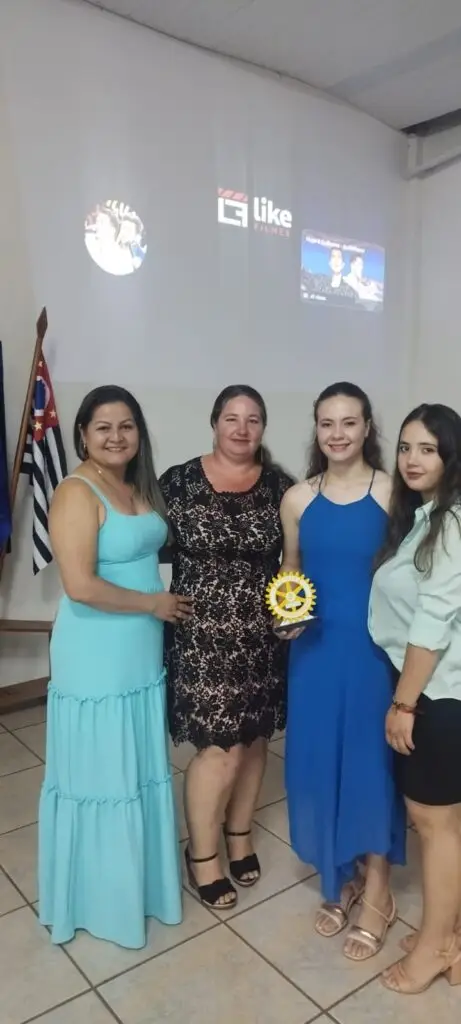 Rotary Club de Amambai comemora 71 anos e realiza concurso de redação Rotary Club de Amambai comemora 71 anos e realiza concurso de redação