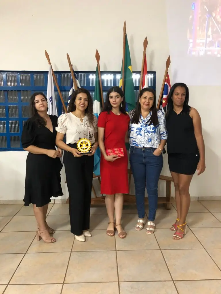 Rotary Club de Amambai comemora 71 anos e realiza concurso de redação Rotary Club de Amambai comemora 71 anos e realiza concurso de redação