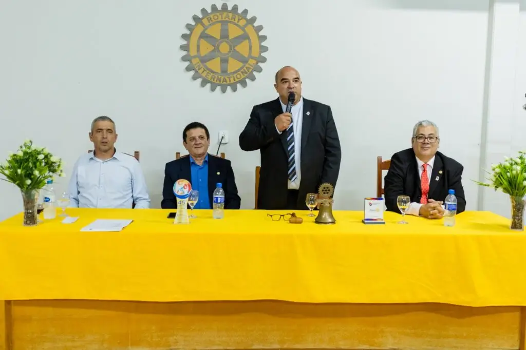 Rotary Club de Amambai comemora 71 anos e realiza concurso de redação Rotary Club de Amambai comemora 71 anos e realiza concurso de redação