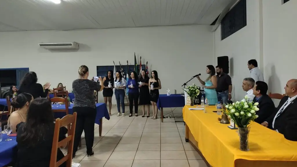 Rotary Club de Amambai comemora 71 anos e realiza concurso de redação Rotary Club de Amambai comemora 71 anos e realiza concurso de redação