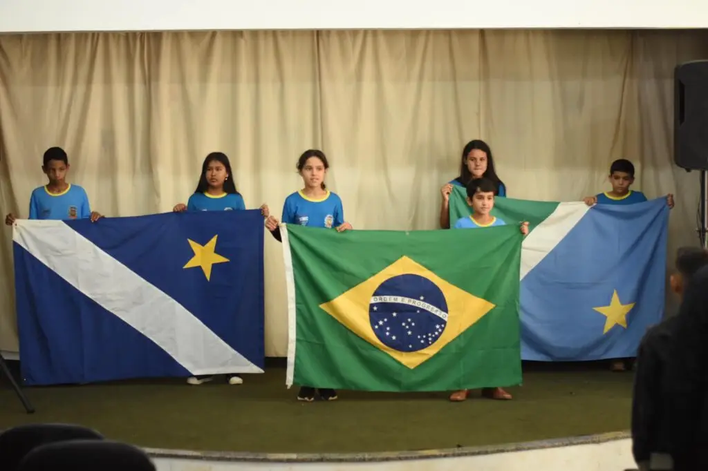 Educação de Tacuru realiza palestra sobre bullying e violência em escolas Educação de Tacuru realiza palestra sobre bullying e violência em escolas