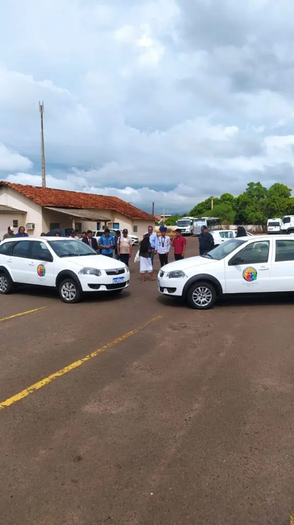 Prefeitura e Polícia Militar entregam viaturas para o Conselho Comunitário de Segurança Indígena das aldeias Amambai e Limão Verde Prefeitura e Polícia Militar entregam viaturas para o Conselho Comunitário de Segurança Indígena das aldeias Amambai e Limão Verde