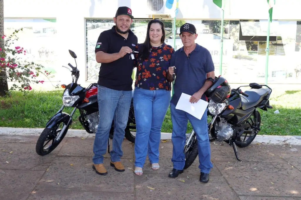 Campanha IPTU Premiado da Prefeitura de Naviraí entrega motos para contribuintes sorteados Campanha IPTU Premiado da Prefeitura de Naviraí entrega motos para contribuintes sorteados