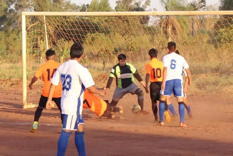 Abertura da 1ª Copa Terrão de Futebol masculino e feminino em Amambai