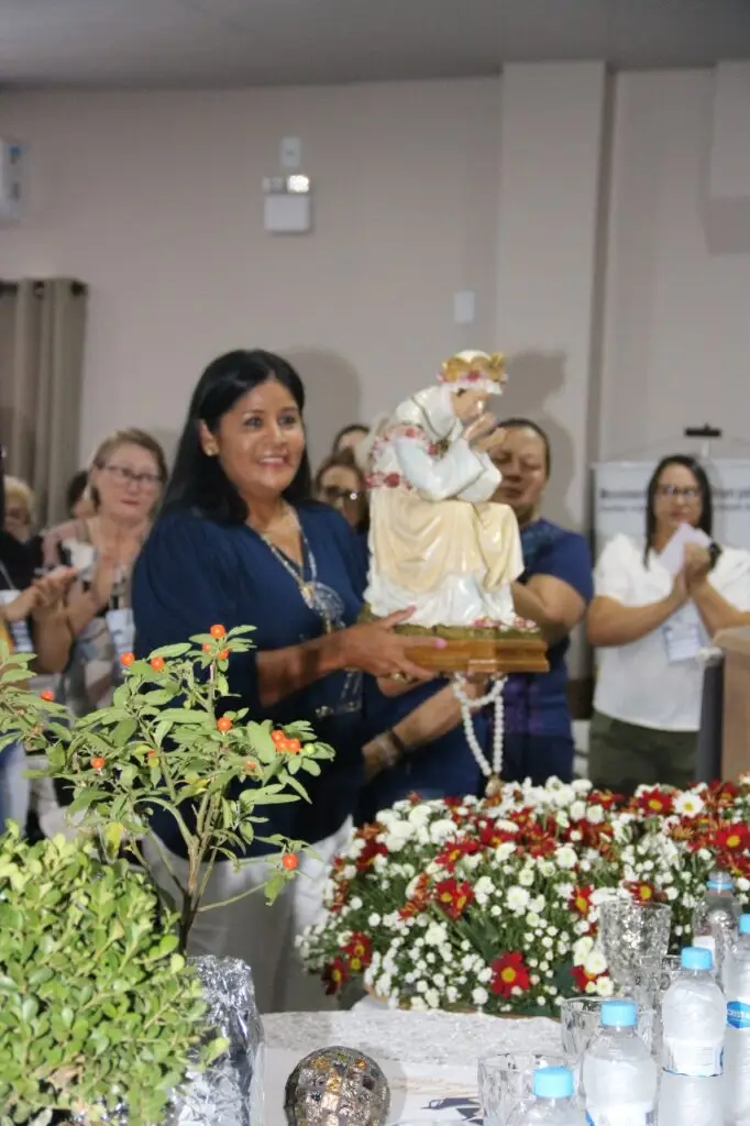 Encontro Paroquial na Igreja Matriz Nossa Senhora Auxiliadora reúne mães de Amambai e região Encontro Paroquial na Igreja Matriz Nossa Senhora Auxiliadora reúne mães de Amambai e região