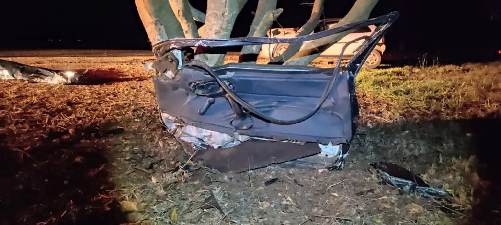 Grave acidente de carro deixa mulher e criança mortas em Amambai