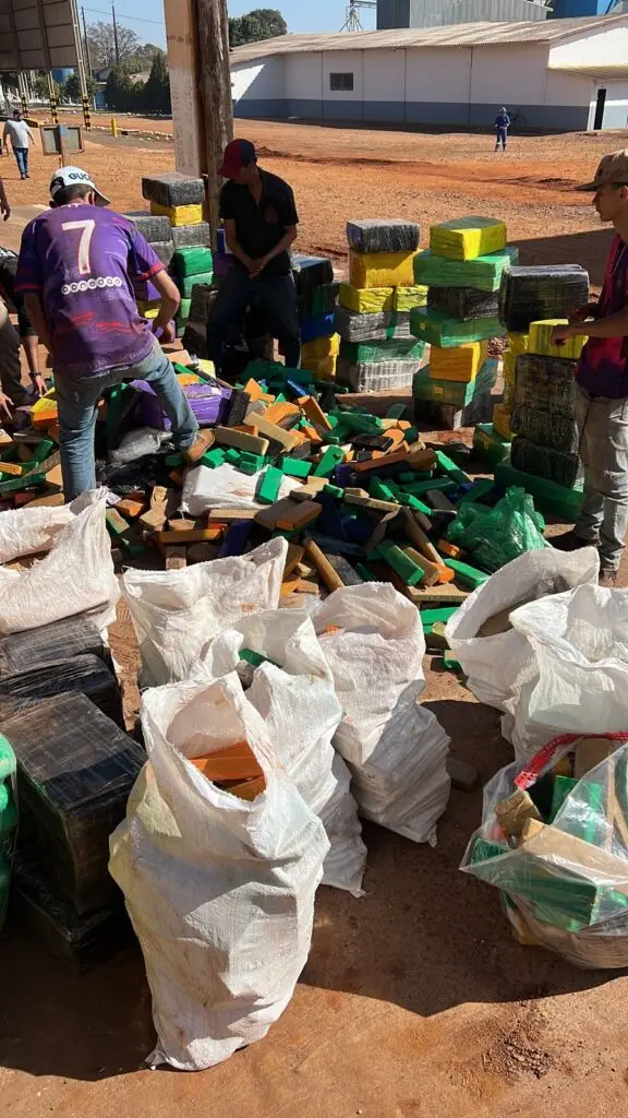Polícia Civil incinera mais de 14 toneladas de drogas em Amambai Polícia Civil incinera mais de 14 toneladas de drogas em Amambai