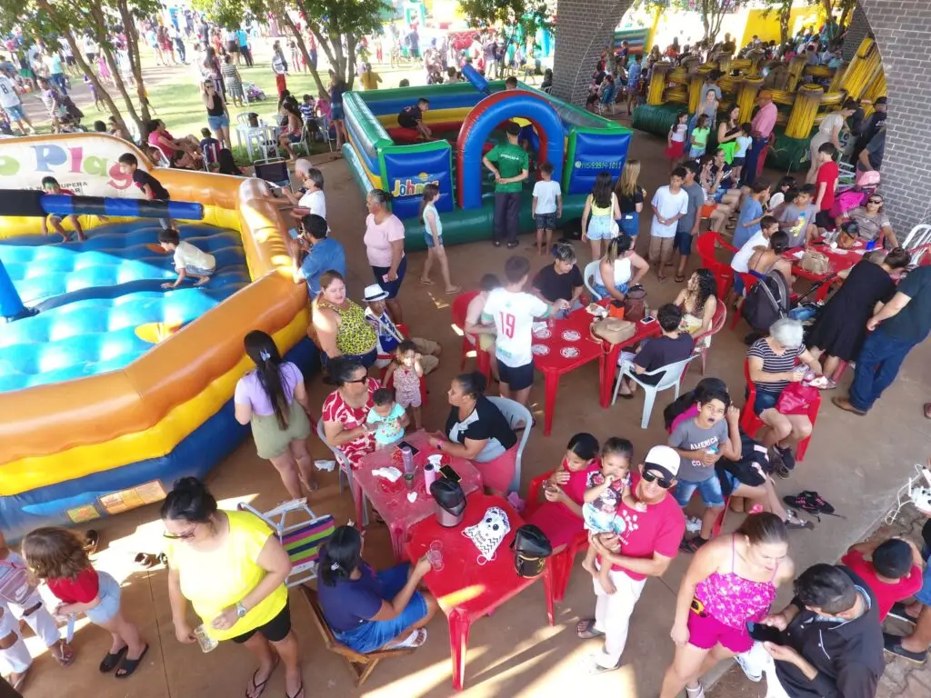 4ª edição da Praça da Alegria reúne aproximadamente 3 mil crianças na Praça João Francisco Lopes 4ª edição da Praça da Alegria reúne aproximadamente 3 mil crianças na Praça João Francisco Lopes