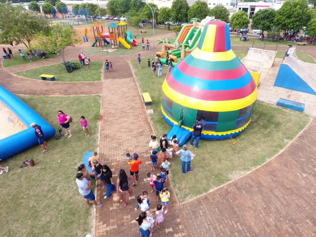 4ª edição da Praça da Alegria reúne aproximadamente 3 mil crianças na Praça João Francisco Lopes 4ª edição da Praça da Alegria reúne aproximadamente 3 mil crianças na Praça João Francisco Lopes