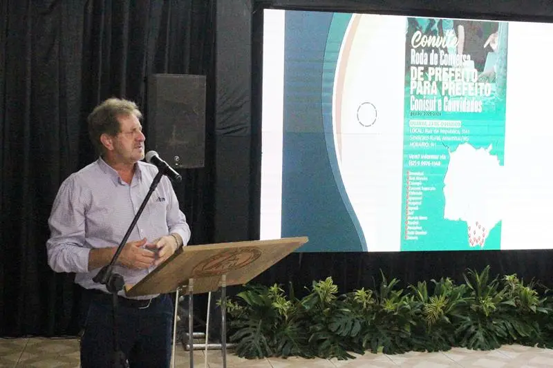 A convite de Sérgio Barbosa, prefeitos e vice-prefeitos eleitos e reeleitos de 17 municípios participam de roda de conversa em Amambai