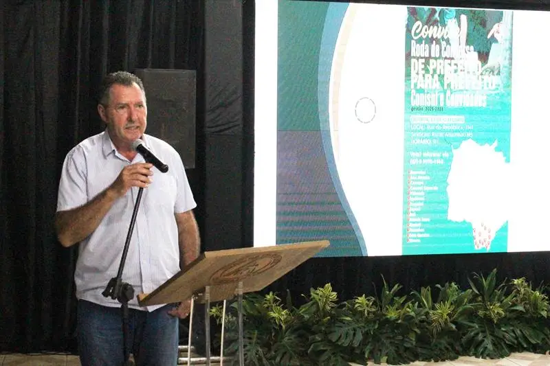 A convite de Sérgio Barbosa, prefeitos e vice-prefeitos eleitos e reeleitos de 17 municípios participam de roda de conversa em Amambai